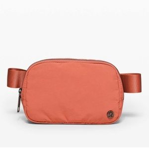 lululemon Everywhere Belt Bag *1L